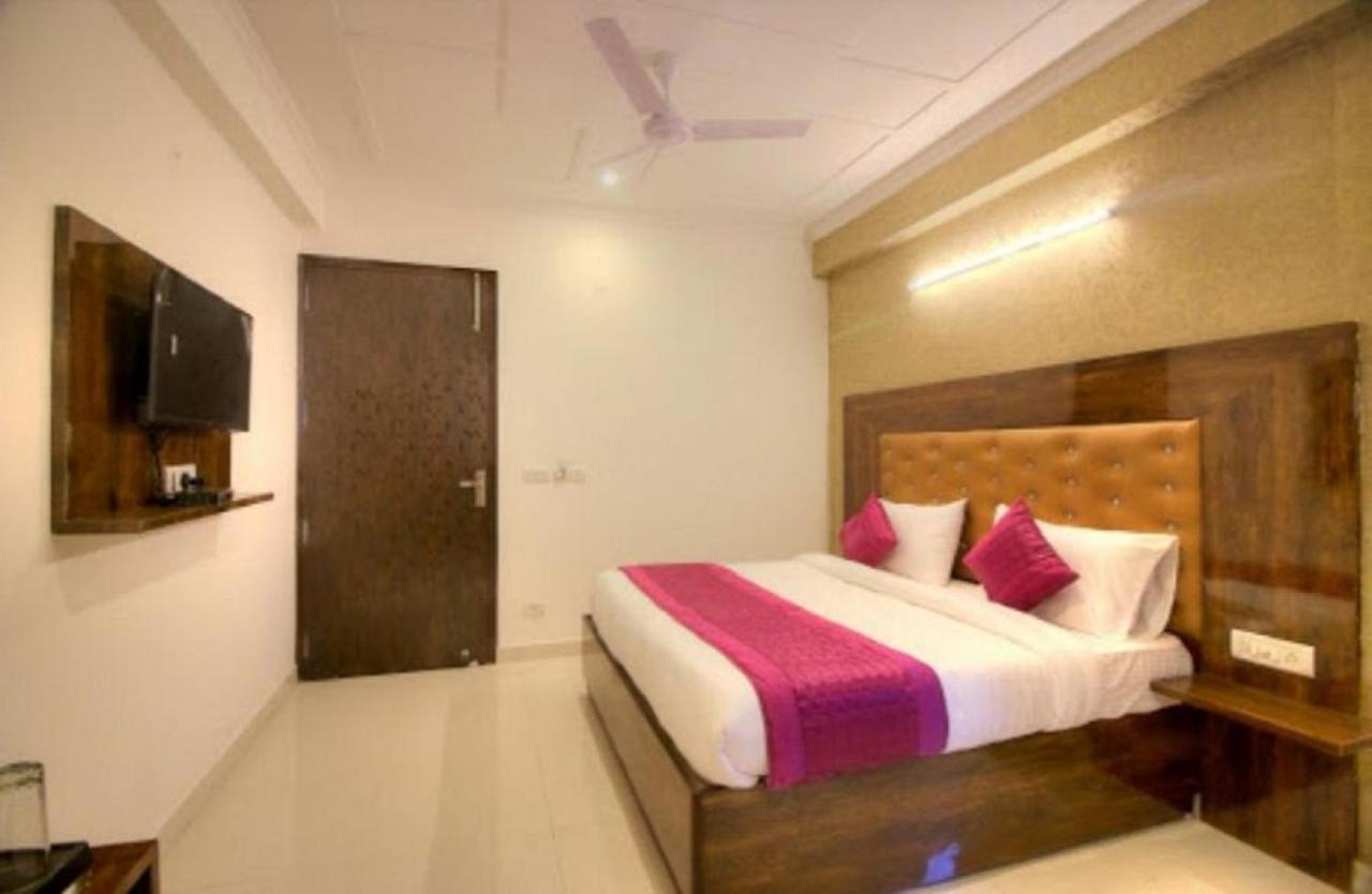 Hotel Ark Avalon- Near Delhi Airport, New Delhi Buitenkant foto